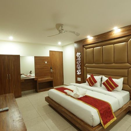 Hotel Katra Grand Εξωτερικό φωτογραφία