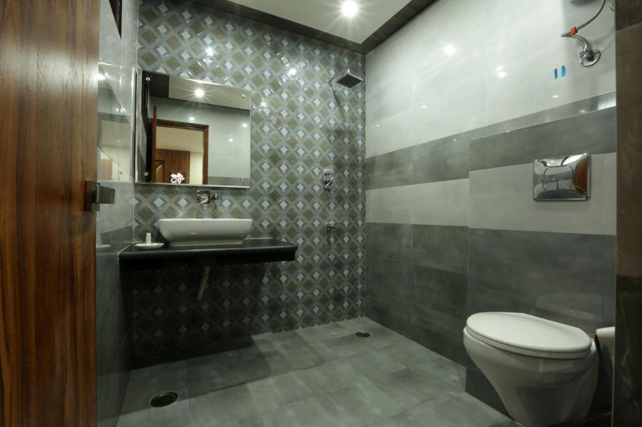 Hotel Katra Grand Εξωτερικό φωτογραφία