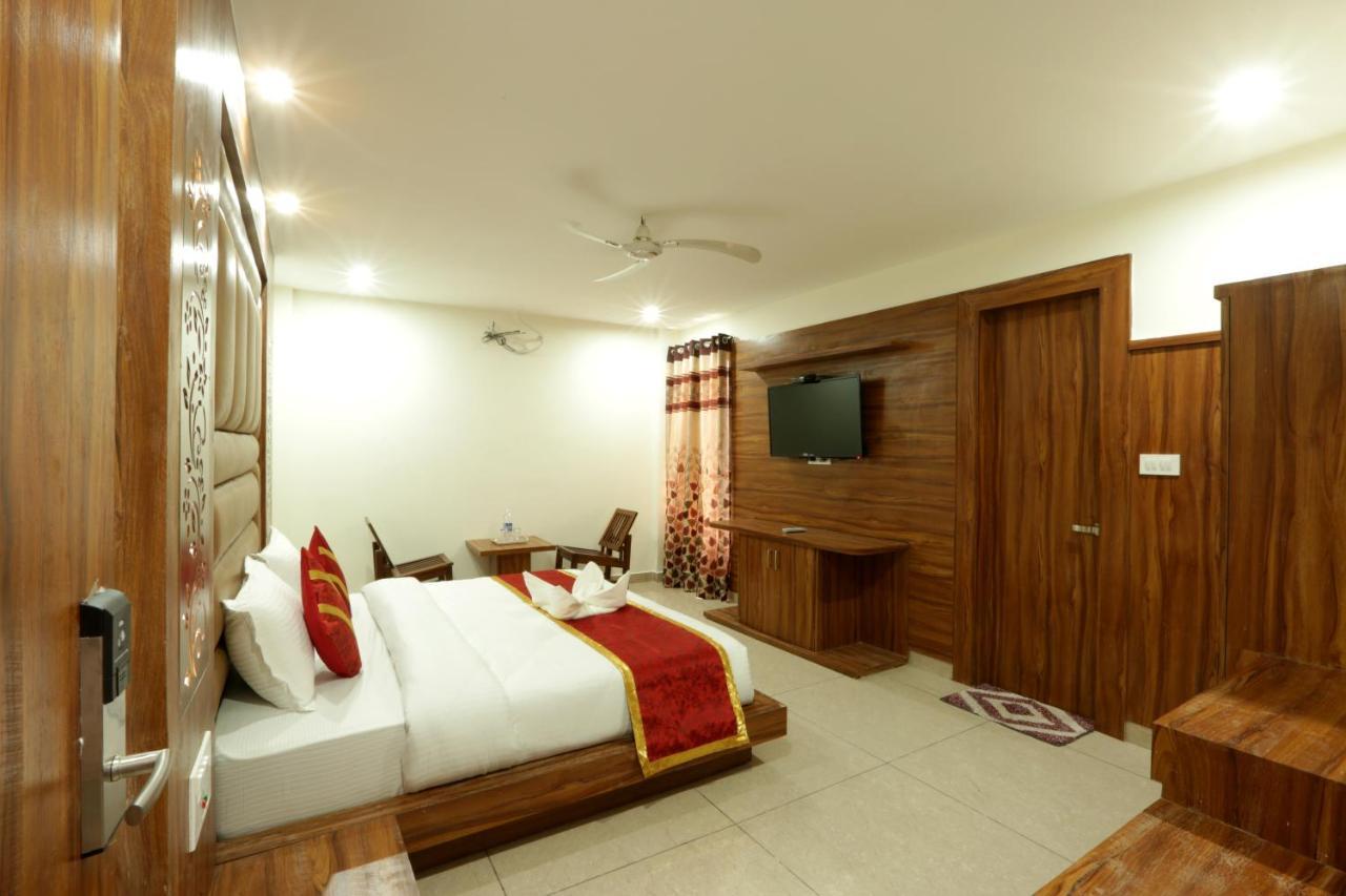 Hotel Katra Grand Εξωτερικό φωτογραφία