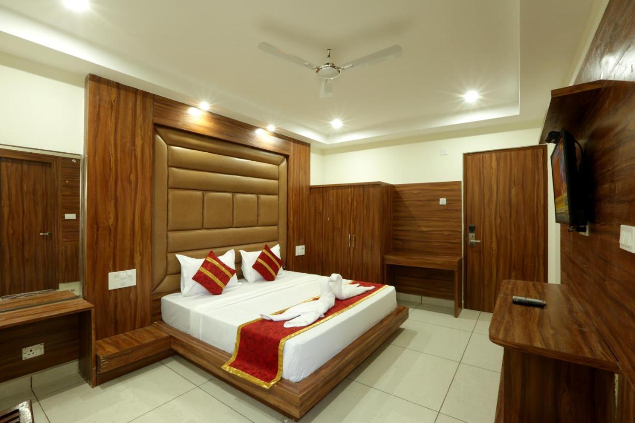 Hotel Katra Grand Εξωτερικό φωτογραφία