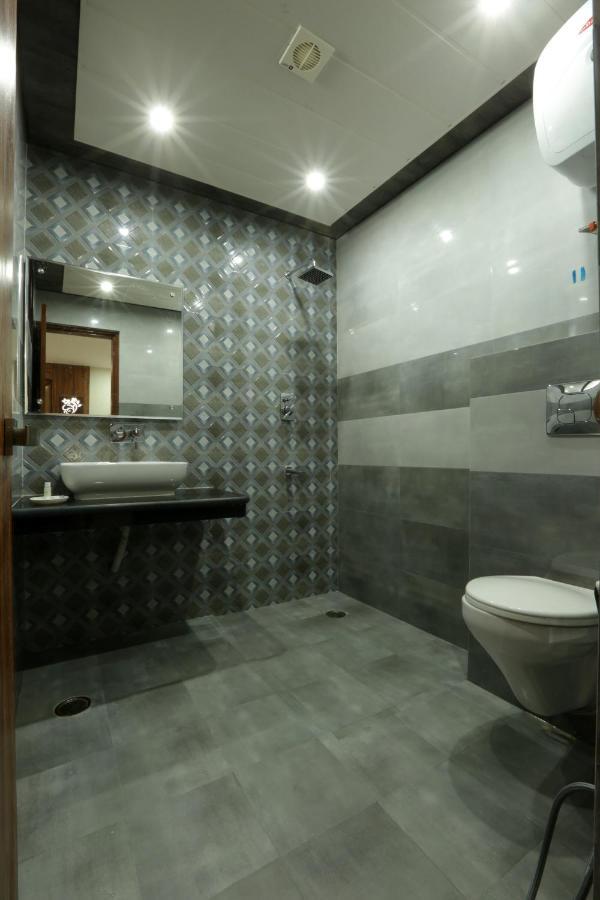 Hotel Katra Grand Εξωτερικό φωτογραφία