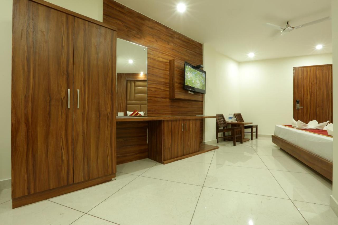 Hotel Katra Grand Εξωτερικό φωτογραφία