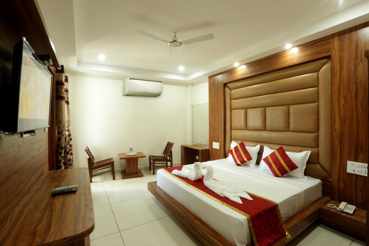 Hotel Katra Grand Εξωτερικό φωτογραφία